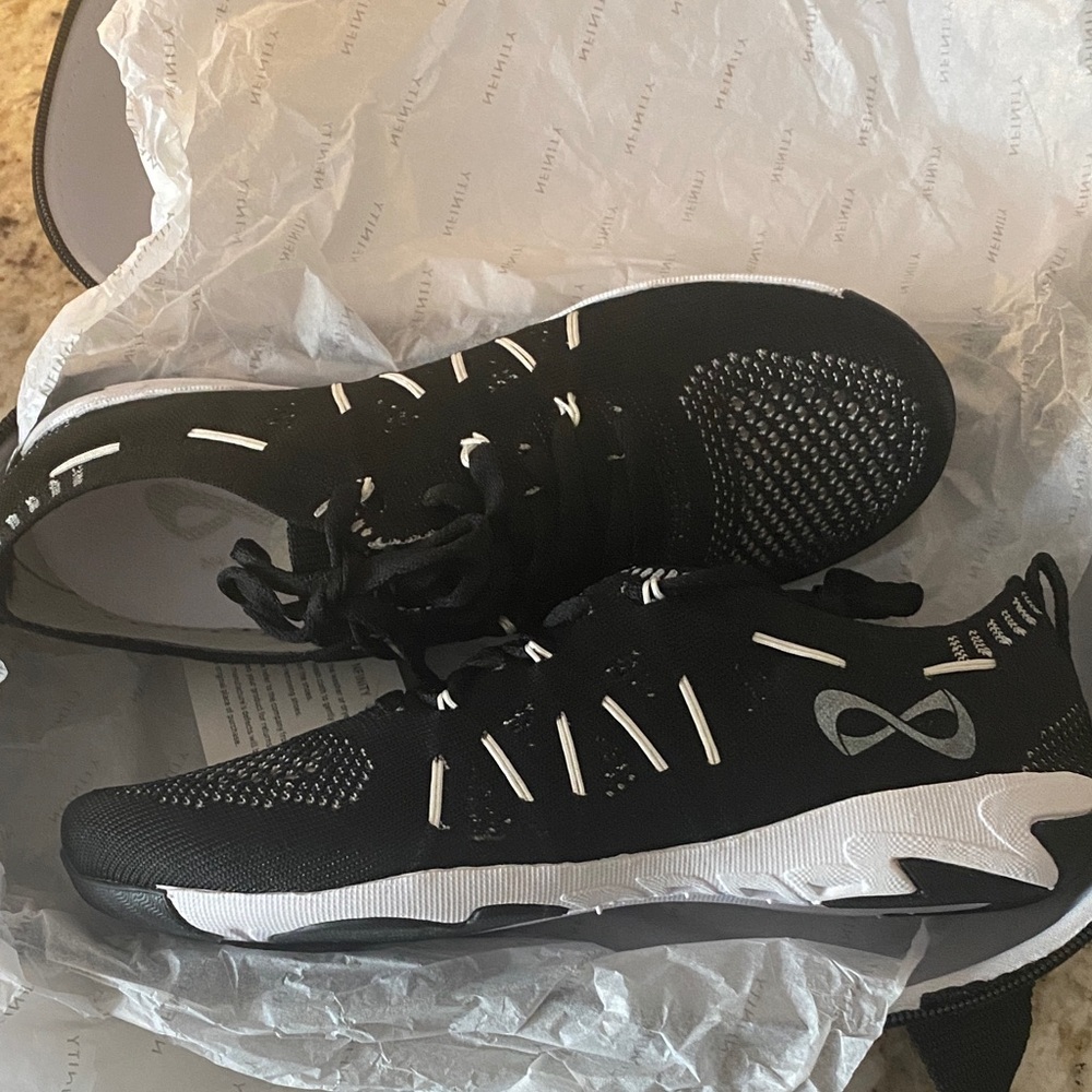 Nfinity Night Flyte Cheer Shoe-adult size 6